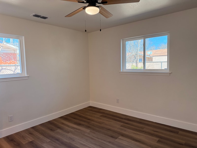 Building Photo - 140 Village Dr