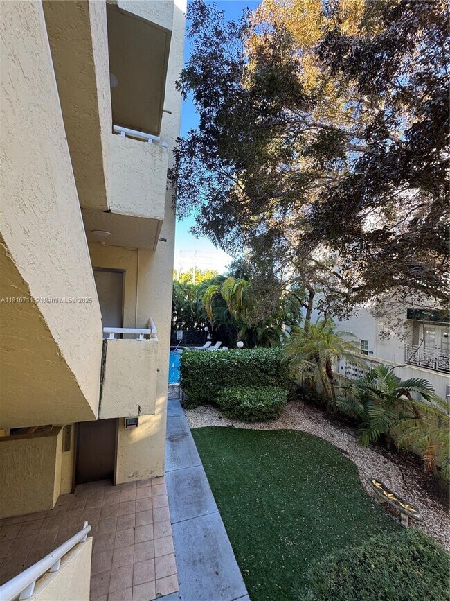 Building Photo - 5839 SW 74th Terrace