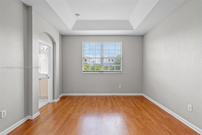 Building Photo - 623 NE 21st Terrace