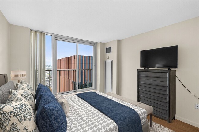 Building Photo - 8 Museum Way