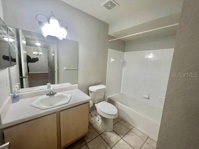 Building Photo - 13917 Fairway Island Dr