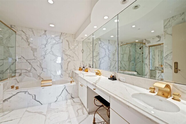 Building Photo - 9601 Collins Ave