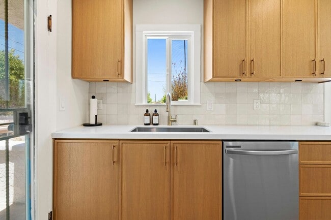 Building Photo - 4774 E Mountain View Dr