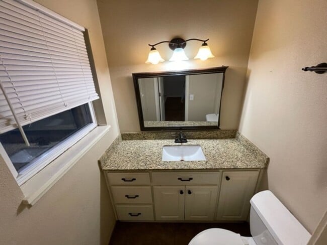 Building Photo - Single Family home in Springdale!!