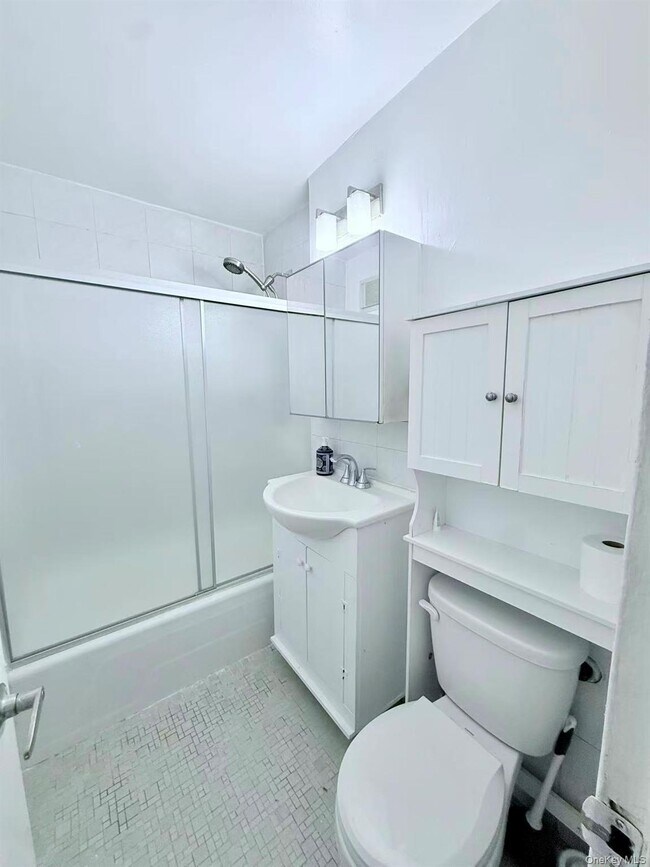 Building Photo - 86-16-86-60 60th Ave