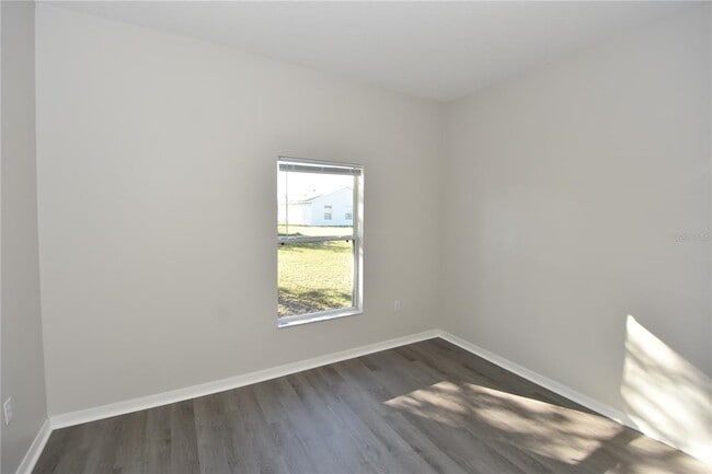 Building Photo - 4 Lynn Pl