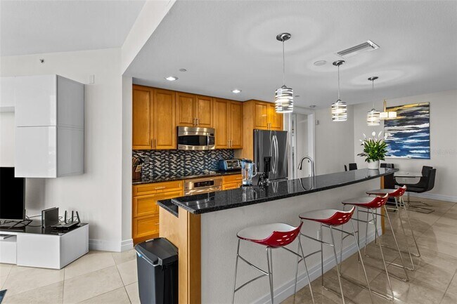 Building Photo - 331 Cleveland St