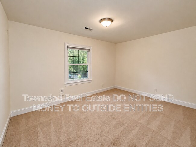 Building Photo - 342 Devane St