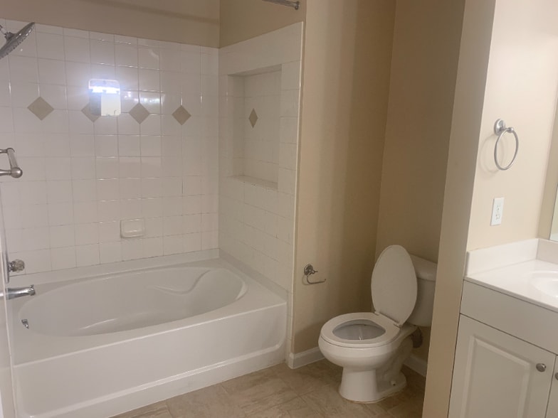 Building Photo - 505 Sunset View Terrace SE