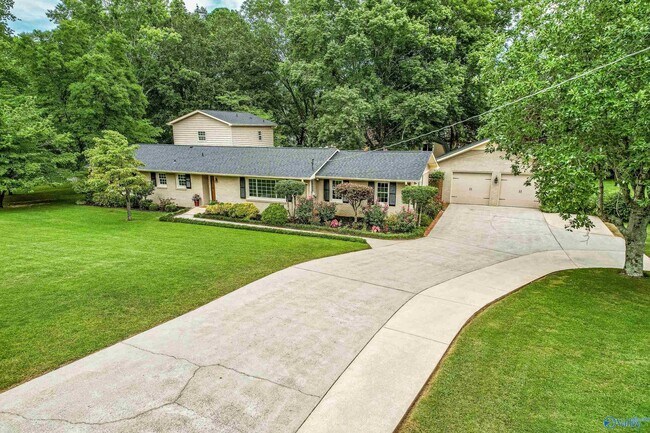 Primary Photo - 4313 Garth Rd SE