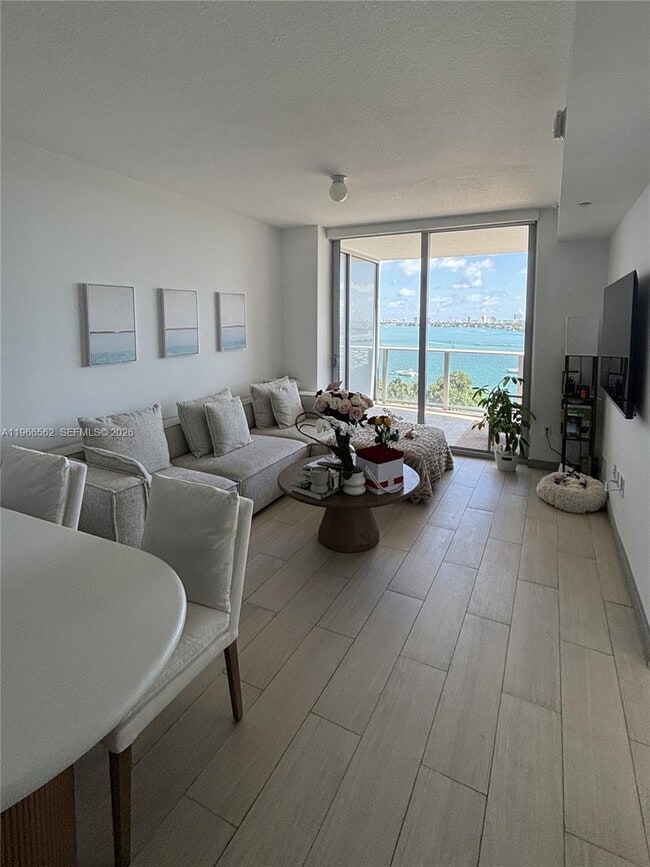 Building Photo - 488 NE 18th St