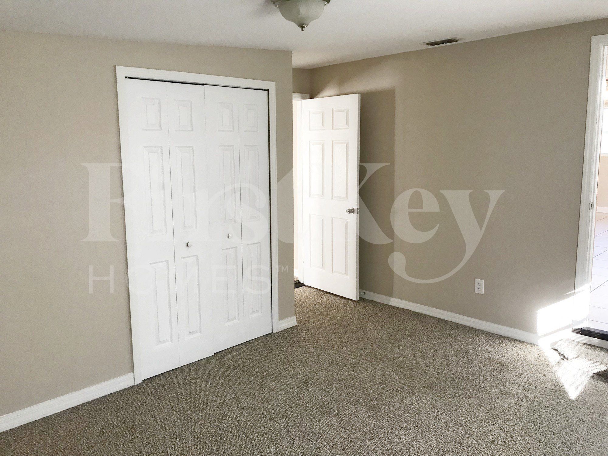 Building Photo - 10070 Harris Ave