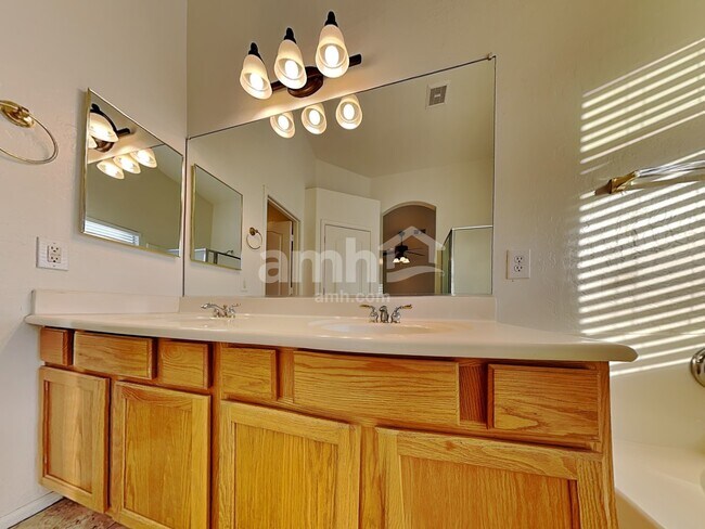 Building Photo - 8703 E Plata Ave