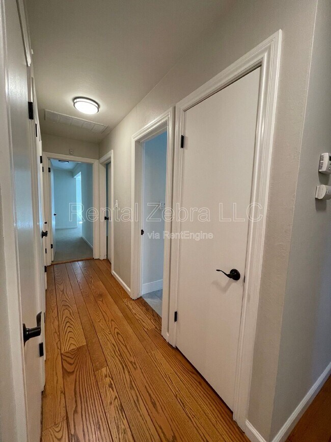 Building Photo - 626 Huntleigh Dr