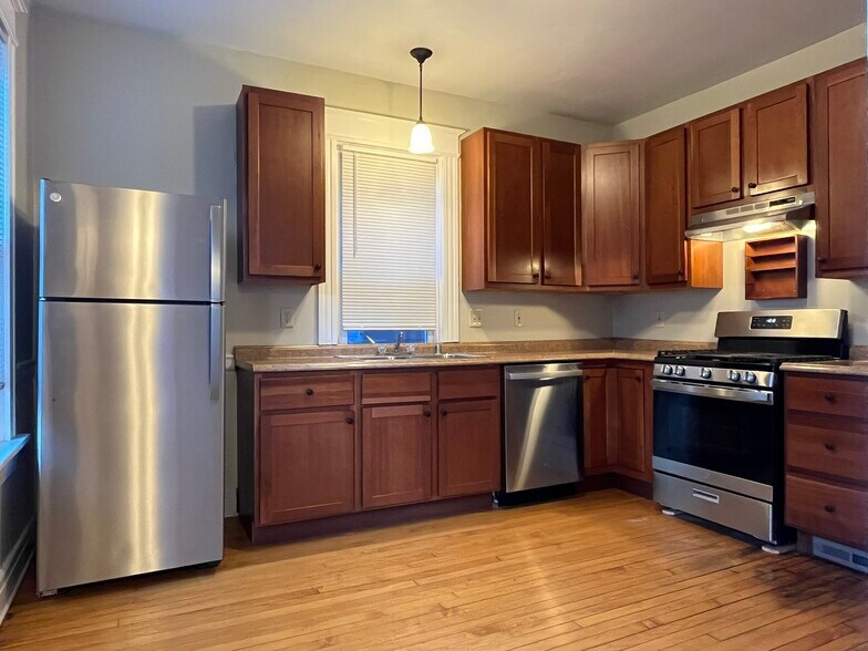 Primary Photo - 2139 S Aldrich St