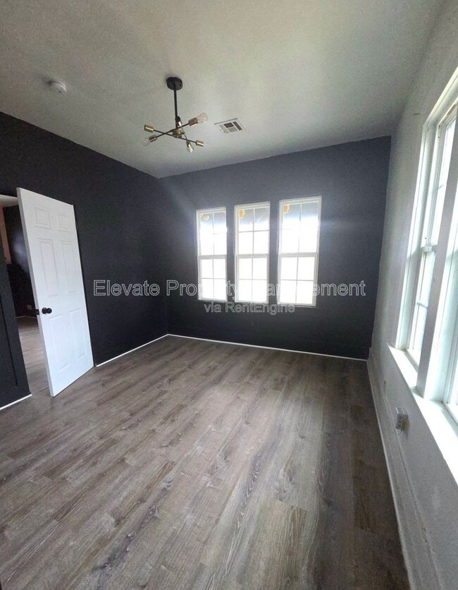 Building Photo - 1625 NW 33rd St