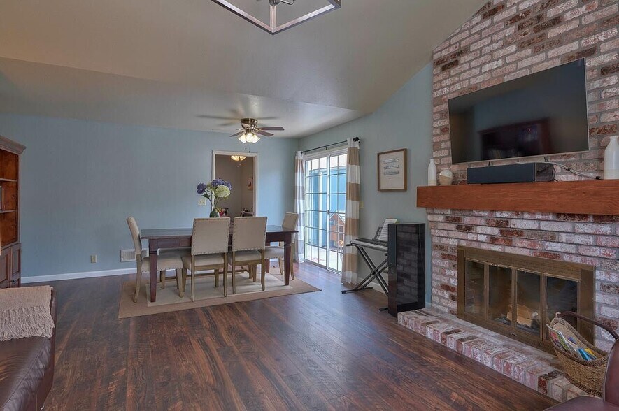 Building Photo - 245 Massolo Ct