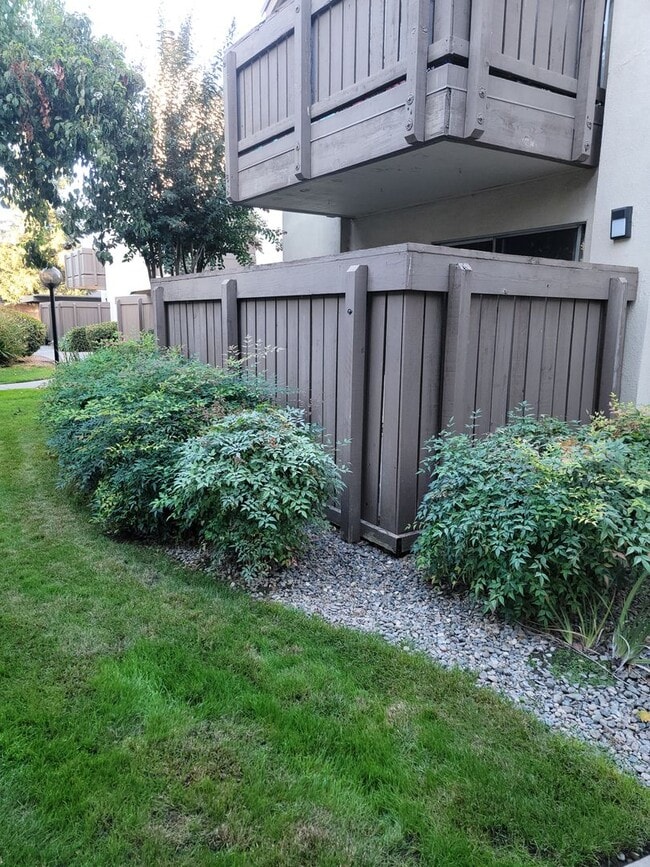 Building Photo - Studio Condo in the most desired gated com...