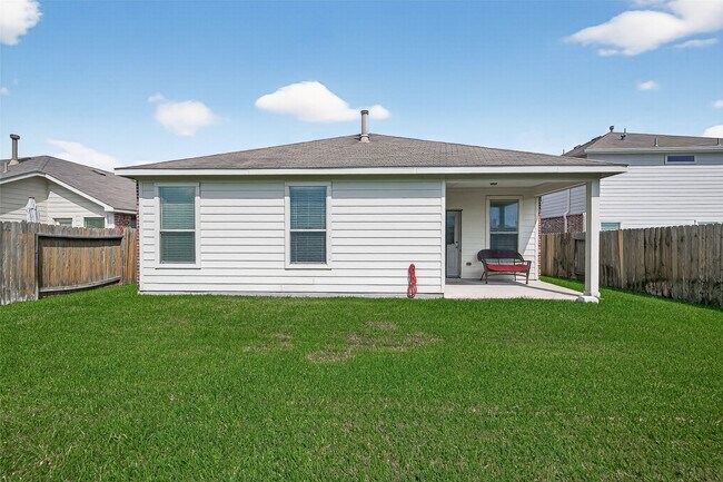 Building Photo - 1403 S Maple Dr