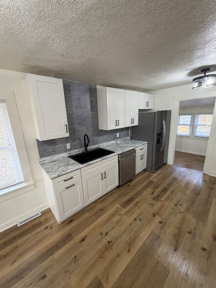 Building Photo - 103 N Francis St