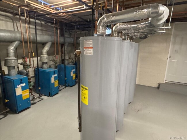 Building Photo - 37 Spruce St