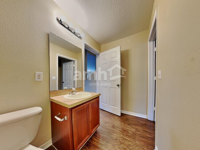 Building Photo - 15260 Perdido Dr