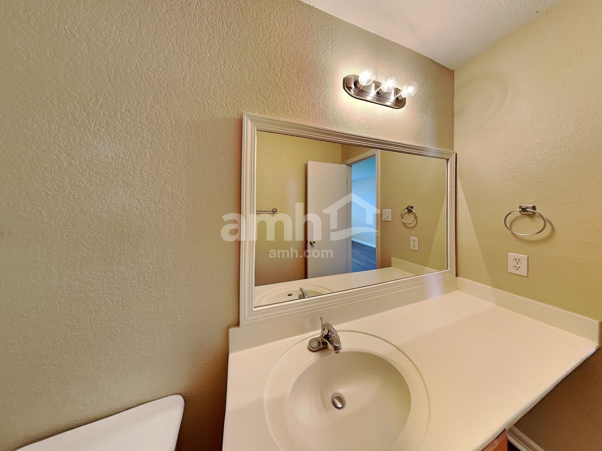 Building Photo - 9742 Liberty Grn