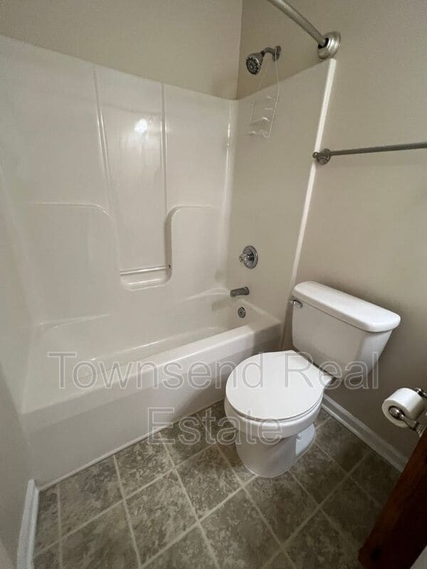 Building Photo - 3031 Kingfisher Dr