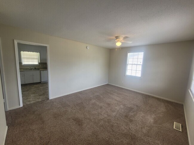 Building Photo - 308 Shellnut Ave