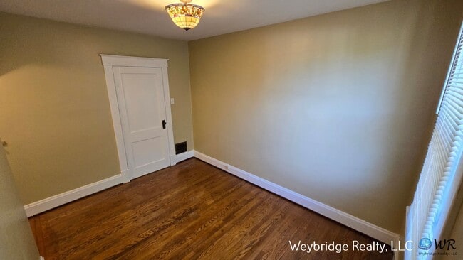 Building Photo - Beautiful 3 Bedroom Home Located in Colleg...