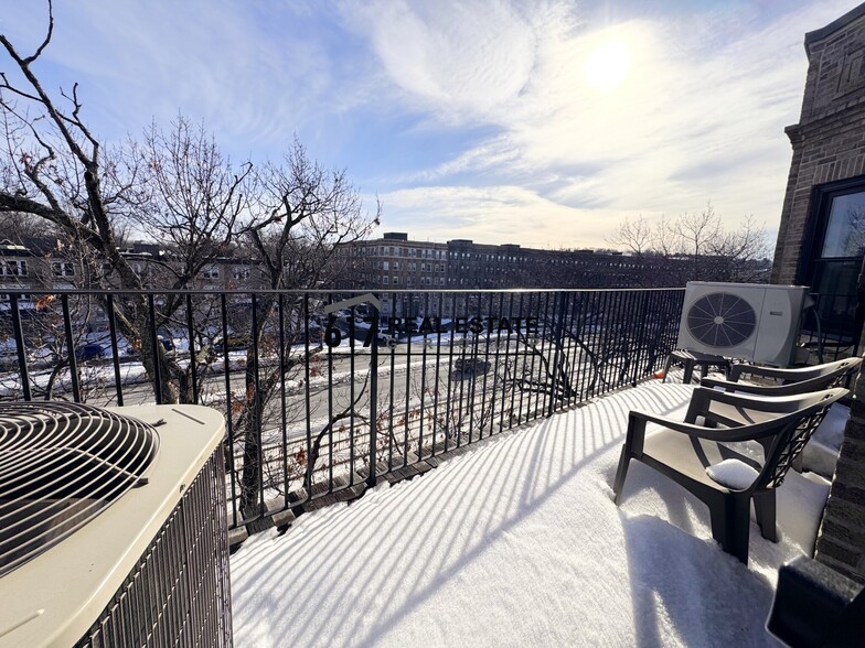 Building Photo - 1131 Commonwealth Ave