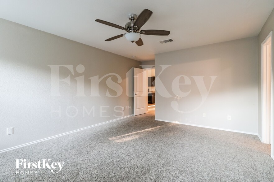 Building Photo - 21699 Horseshoe Dr