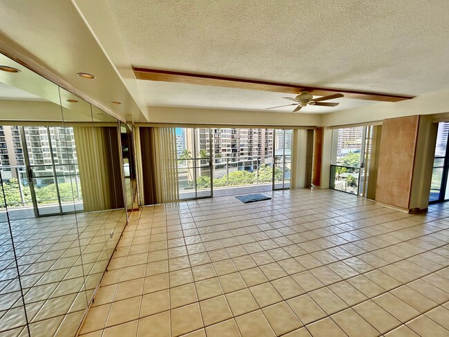 Building Photo - 1645 Ala Wai Blvd
