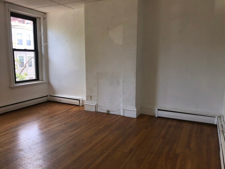 Building Photo - 179 Harvard St