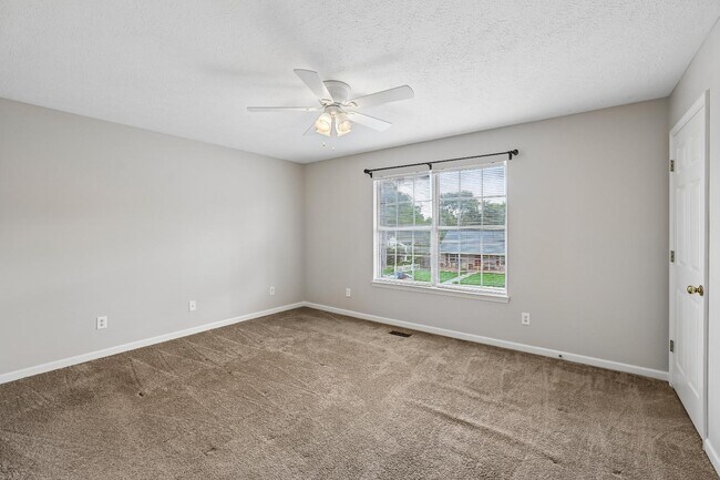 Building Photo - 132 N Tarver Ave