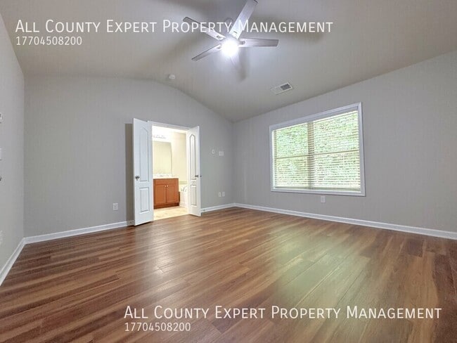 Building Photo - 157 Townview Dr