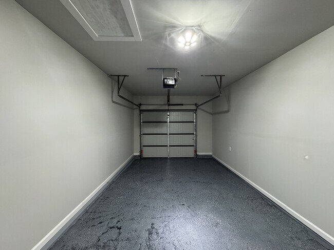 Building Photo - 3620 SW Cerro Vista St