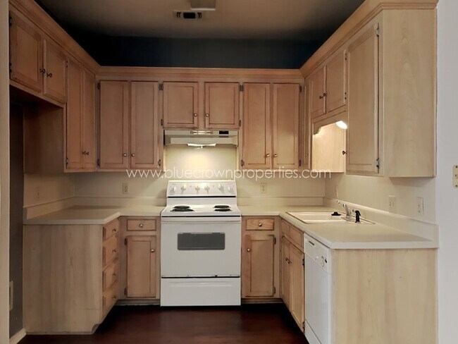 Building Photo - 10317 Lone Pine Ln