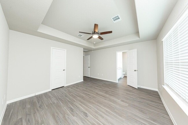 Building Photo - 15631 Buffalo Mdw Ct