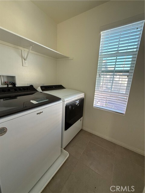 Building Photo - 558 Pablo Rd