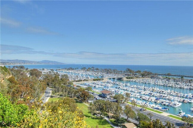 Building Photo - Condo in Niguel Terrace short walk to beach access