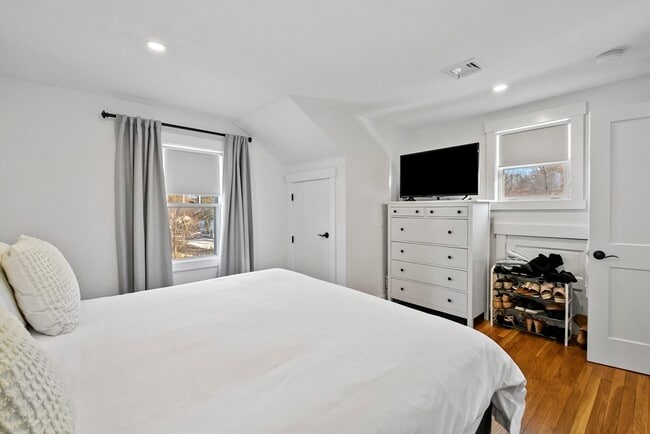 Building Photo - 9 Park St