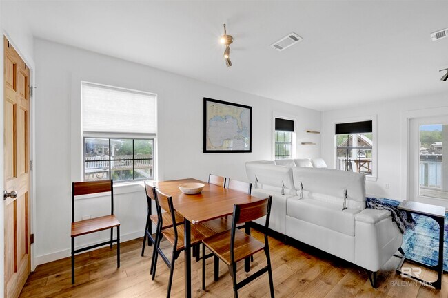 Building Photo - 15851 Keeney Dr