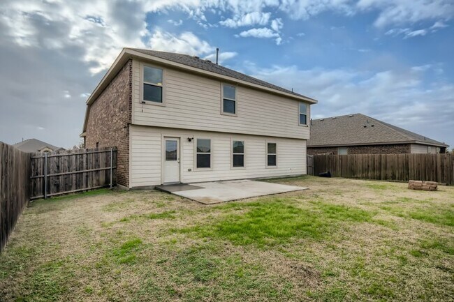 Building Photo - 207 Gallop Court, Waxahachie, TX, 75165