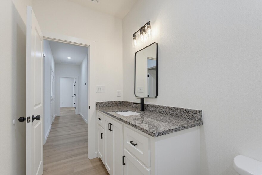 Building Photo - 7659 Lake Ridge Pky