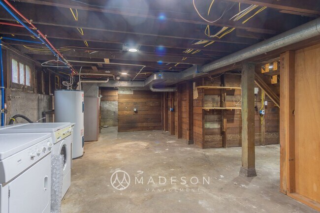 Building Photo - Charming First Hill Single Family House wi...