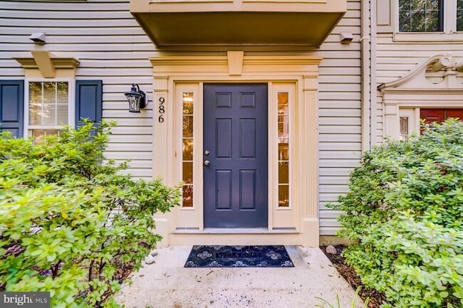 Building Photo - 986 Harrison Cir