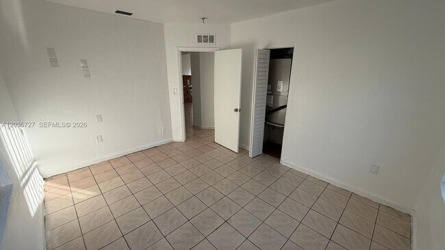 Building Photo - 6345 N Miami Ave
