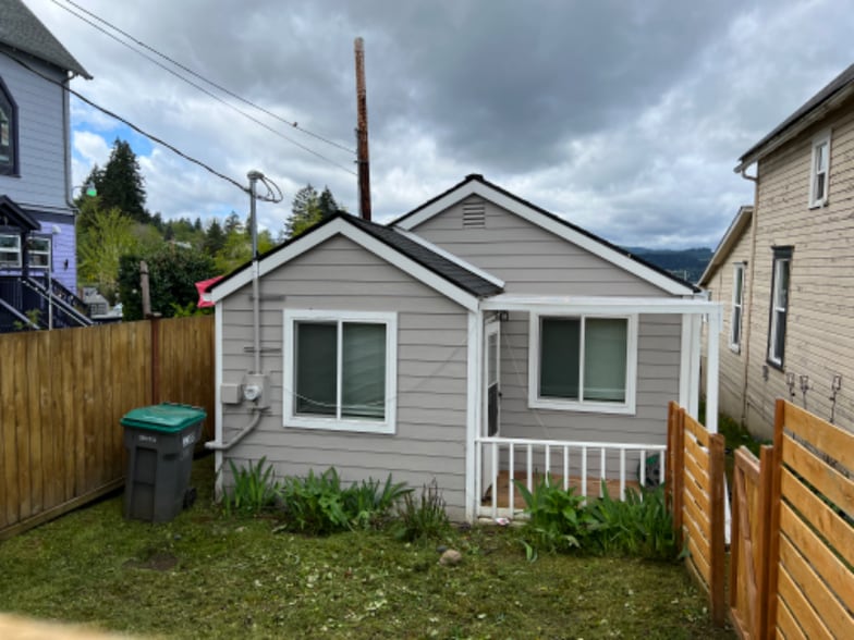Building Photo - 316 Cline Ave