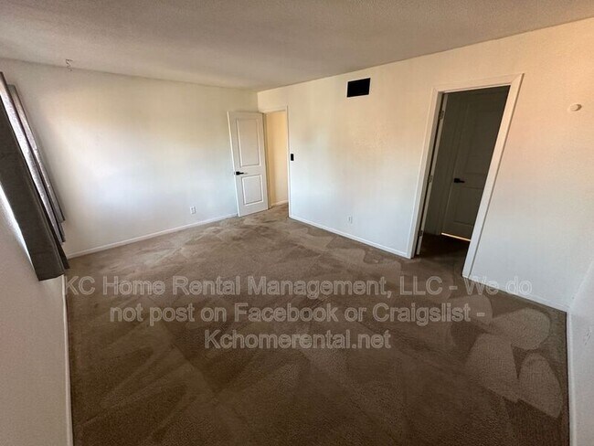 Building Photo - 1708 E 97th St